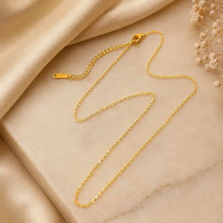 Minimal gold cable chain necklace